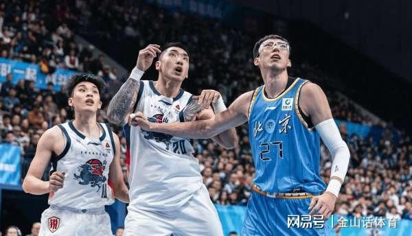 唉！京鲁战0分，生死时刻，2运+传球出界，网友:这水平配打CBA？