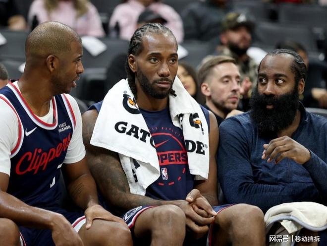 Ramona：保羅此前組織的萬圣節(jié)派對，快船隊內(nèi)只有三人到場