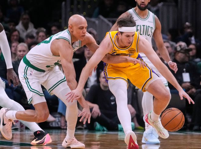 背靠背80+18！里夫斯已打出超巨表现不逊东皇 勒布朗安心当辅助