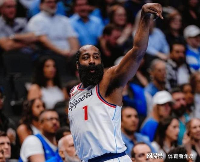 狂轟41+14+11，哈登天神下凡終結快船6連敗，但這看上去并不美