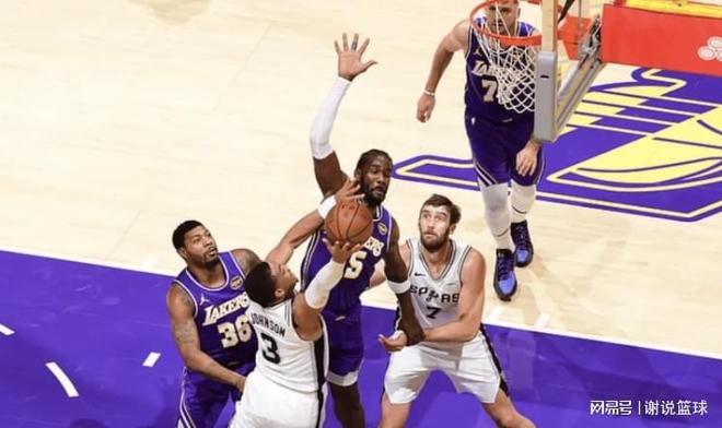 湖人逆转后三喜临门，防守端一数据领跑联盟，詹姆斯又要创纪录？