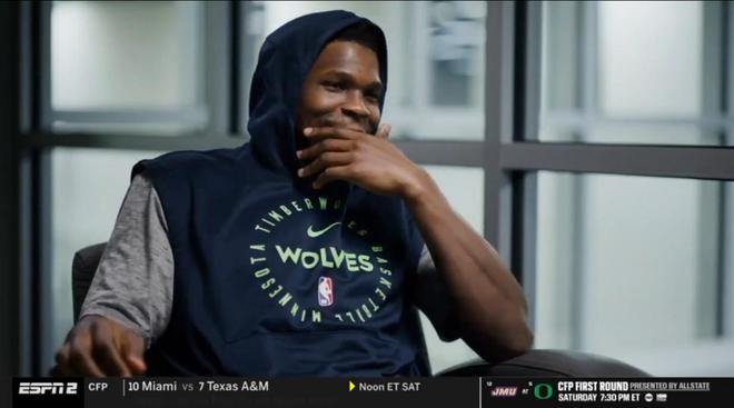 愛德華茲：我曾在比賽中偷拍了幾張庫里的照片，去tm的規定