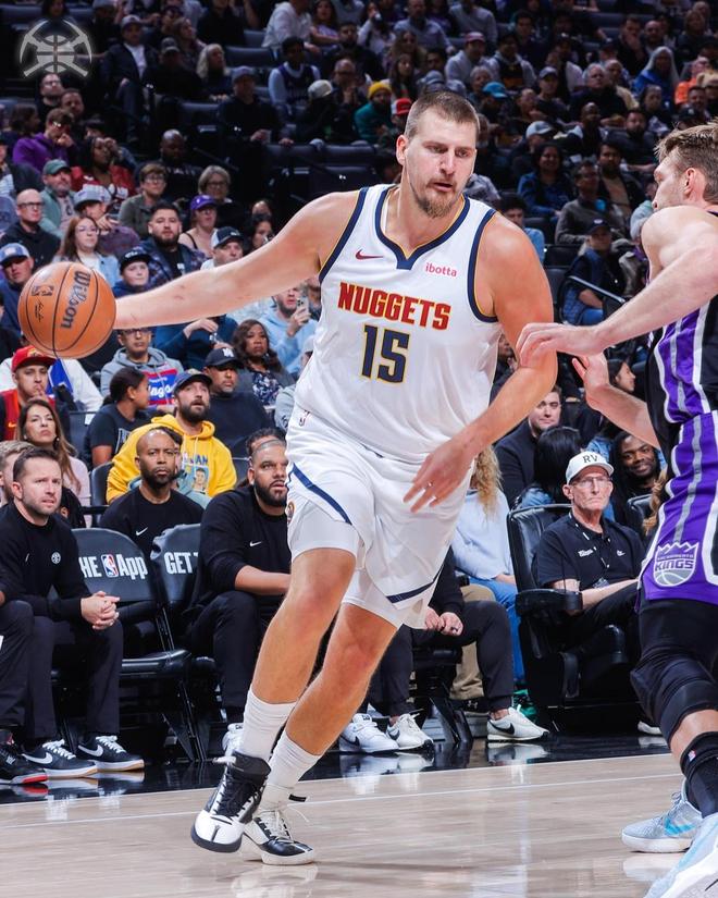 約基奇35+15+7創神跡，掘金5連勝反超湖人！穆雷23+8，威少準3雙