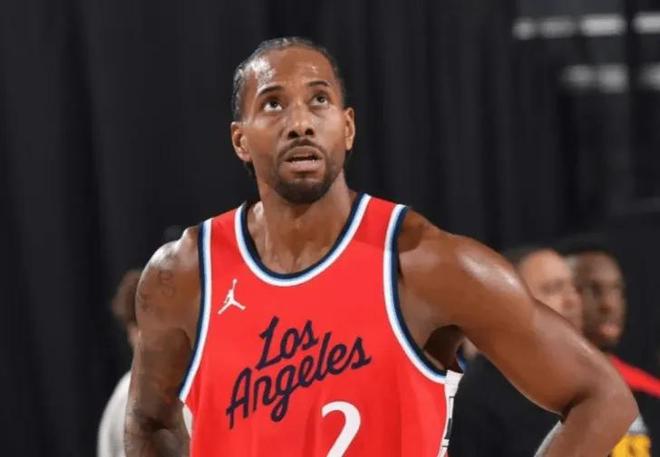 快船98-92活塞迎2喜2忧！柯林斯迅速成长，祖巴茨+替补成大问题！