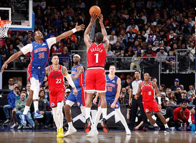 快船19分逆转末节轰30-16击败活塞！近11战9胜 本季双杀东部第一