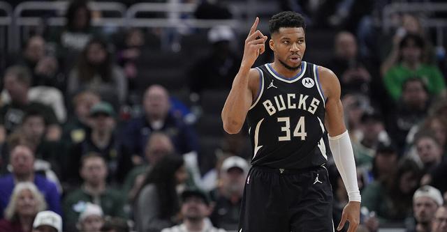 字母哥生涯158次单场至少得到30+10+5！独居历史第一