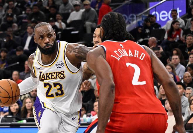 淚目！湖人遭遇傷病潮，40歲詹皇轟36分燃盡了：四大主力受傷太難