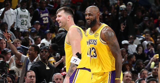 詹东各砍30分墨菲空砍42分 湖人关键球胜鹈鹕