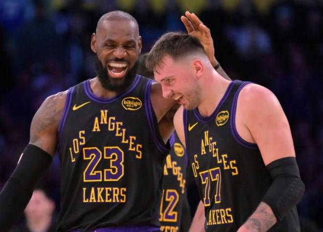 湖人更新背靠背客战马刺伤情报告：詹姆斯出战成疑