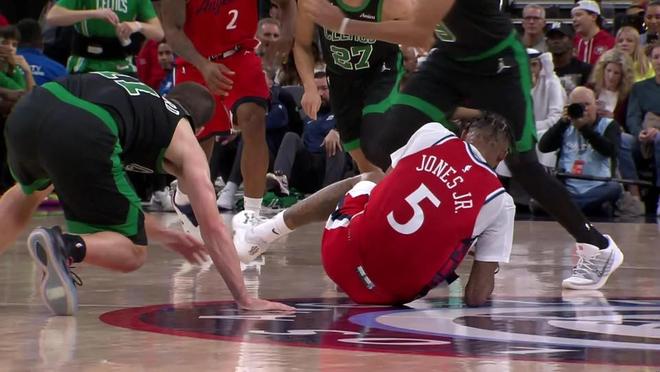 快船遭遇重创！小琼斯确诊右膝内侧副韧带二级扭伤 至少休战六周