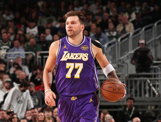 西部排名又變了：湖人創NBA奇跡，馬刺收大禮，3隊排名互換