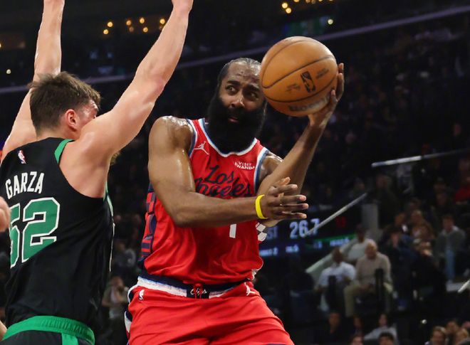 快船31分惨败，布朗狂轰50分！小卡低迷，快船一战出现三个问题