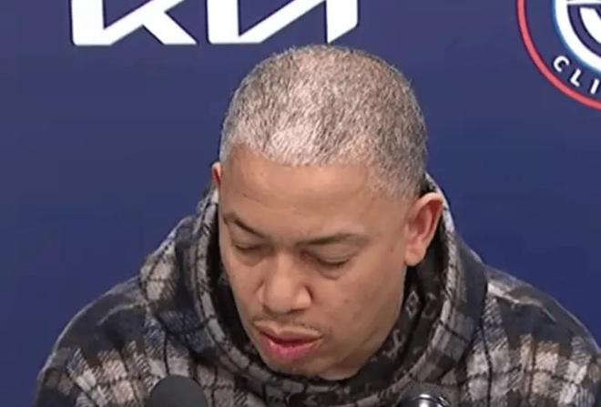 这不能看明白吗？泰伦卢发布会直指伦纳德被包夹，为何就不调整？