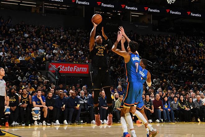 难得找到了手感！为什么勇士不给内线老将多些时间帮他找回状态？