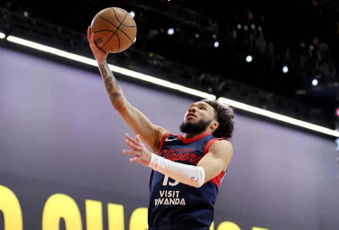 成功扮演了第六人的角色，快船二队后场能否借此机会提升自信心？