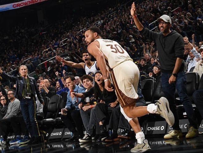 34分惨案！勇士送国王7连败，威少一级恶意，库里轰27+10+6记三分