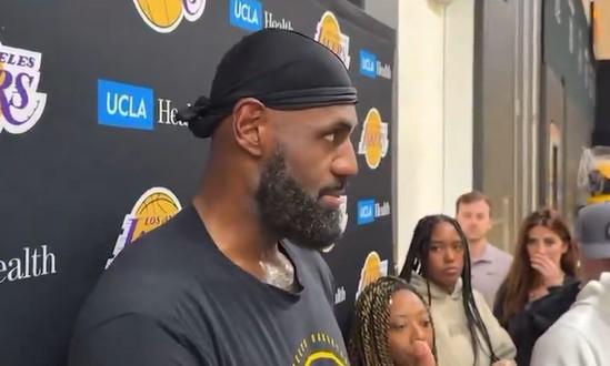 詹姆斯：我能融入世界上所有的球队，我在场上无所不能