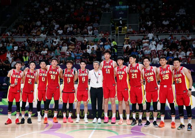 男籃下期12人預(yù)測：周琦回歸，鋒線升級，杜潤旺高詩巖無緣