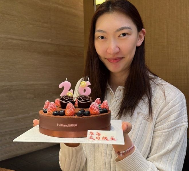 女籃核心韓旭慶祝26歲生日:手捧蛋糕許愿 將再度留洋征戰WNBL
