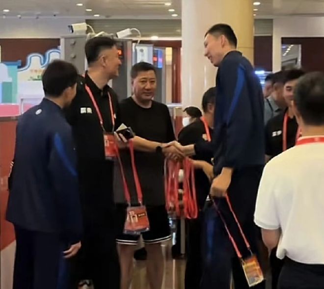 有情有义！周琦大赞广东队球迷，点赞广东队 与杜锋相谈甚欢