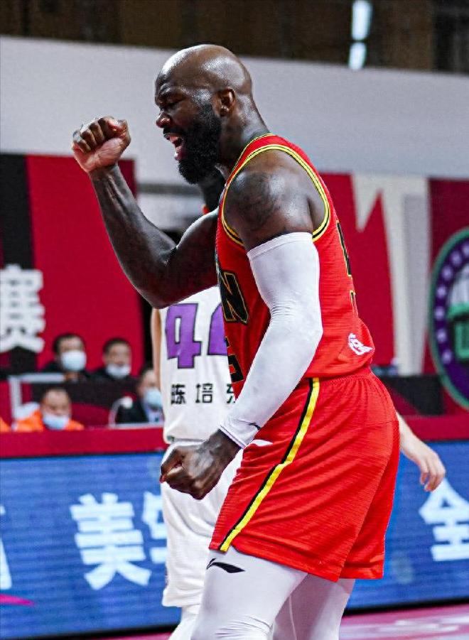 傳奇外援離開CBA！上賽季場均30.2分，依舊沒有俱樂部簽