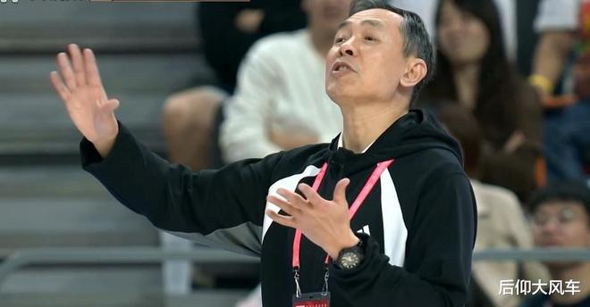 遭四川双塔碾压出局！北京揪最大战犯，5战拉4场，拿球只会无脑冲