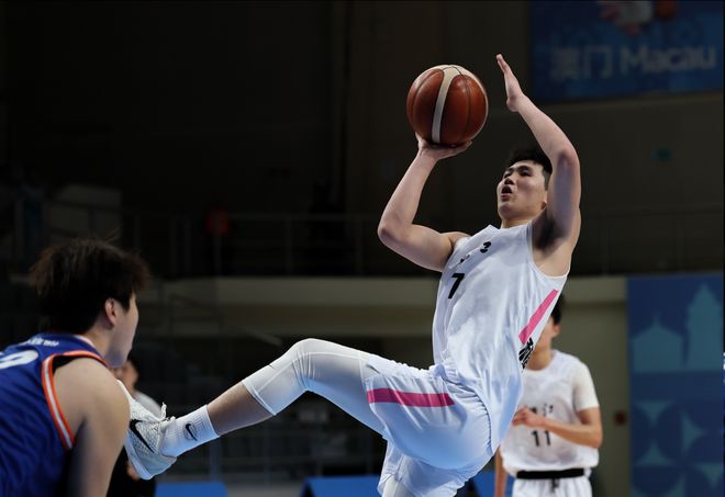 男籃1號位接班人找到了！單場51分，全運會場均39+4+5力壓張博源