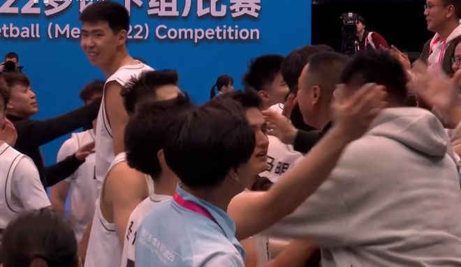 17分11助5斷！幫助廣東隊奪冠，球迷：朱芳雨舍得送走他嗎？