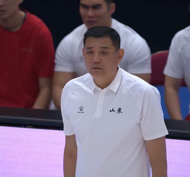 領先19分算個P！山東遭逆轉遺憾丟金，鞏曉彬臉色鐵青：全怪裁判?