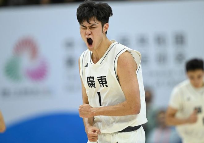 恭喜！中國男籃又一21歲2米05新星崛起：場均轟27+5奪全運第二金