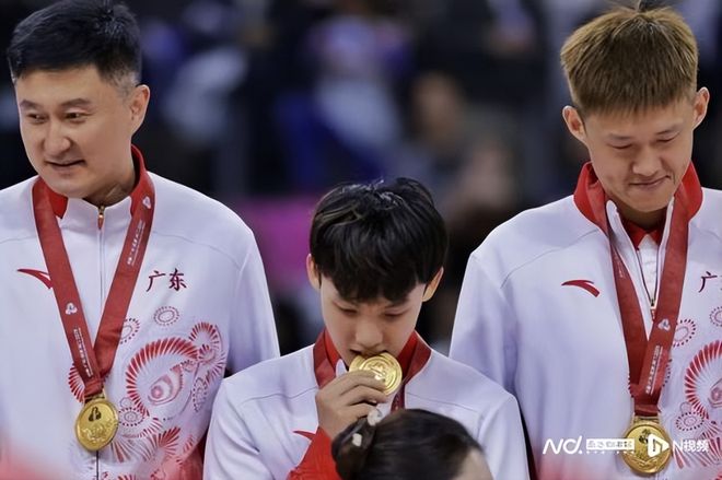 全运会篮球落幕，东道主广东斩获4金1铜，媒体人6个字大赞杜锋