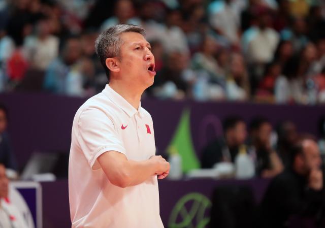 郭士强：赵睿因腿部拉伤缺席 期待内线有出色发挥