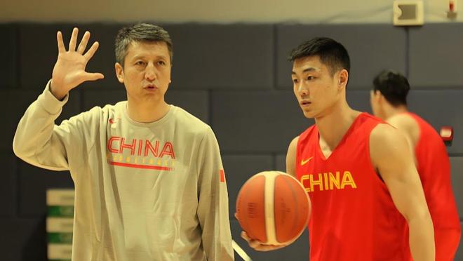 中国队首秀开门黑！但不该吐槽高诗岩，胡明轩更差，带徐杰也是输