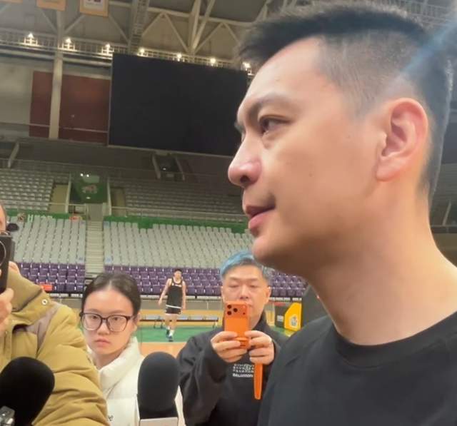 辽篮媒体日采访！杨鸣定位季后赛，莫兰德谈困境，张陈回应困难！