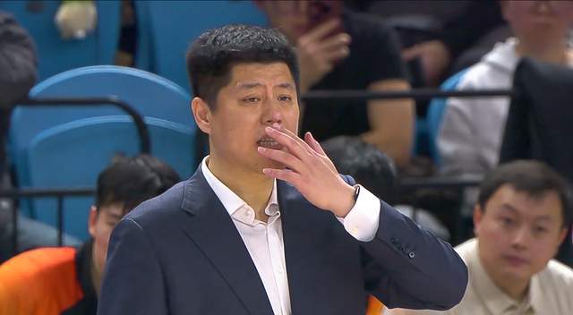 第一支打进8强的球队产生了！强援爆发独砍39分，少帅又捡到宝了