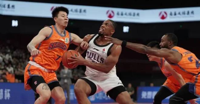 CBA又一頂級球隊出現！3場比賽贏對手90分，真的太強了