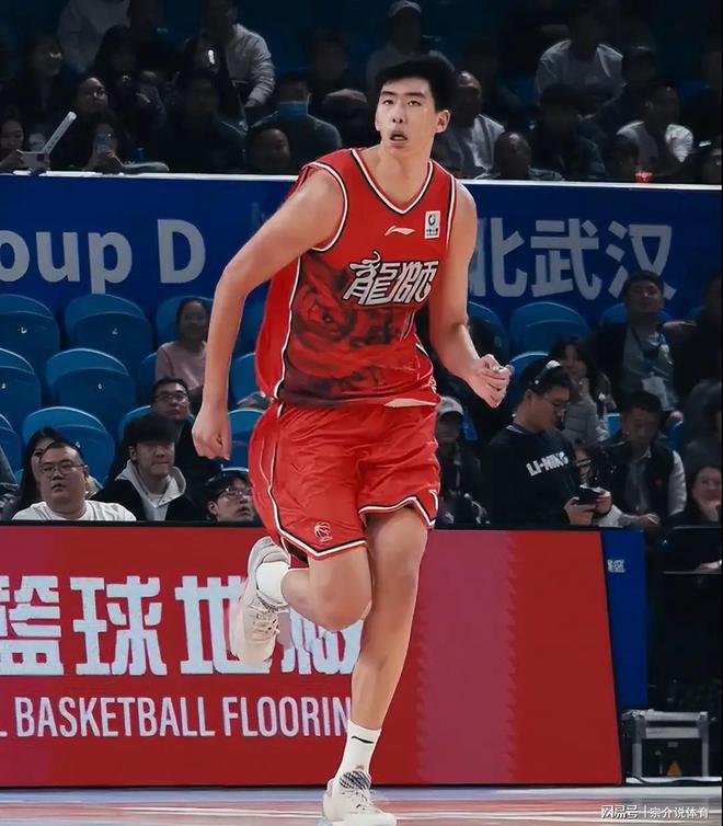 打爆莫蘭德，徐昕淘汰遼寧隊，球迷建議杜鋒向他道歉，廣東隊請回