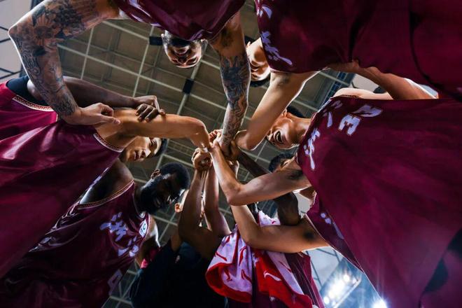 【CBA俱樂部杯】小組賽｜全勝出線，浙江稠州金租94-85勝新疆伊力特！