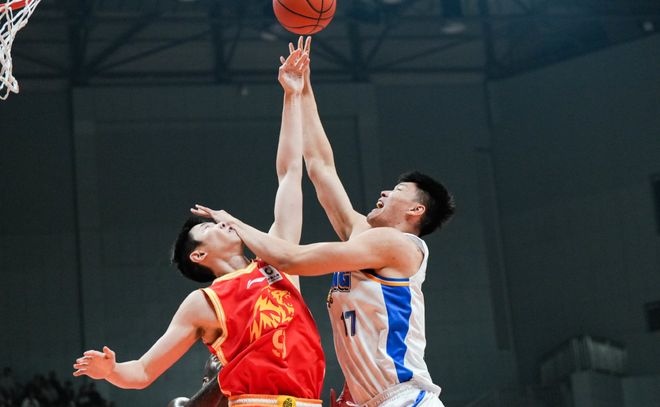 受讓4主力，還打不過廣廈一幫小孩哥，京迷喊話許利民：建議軍訓