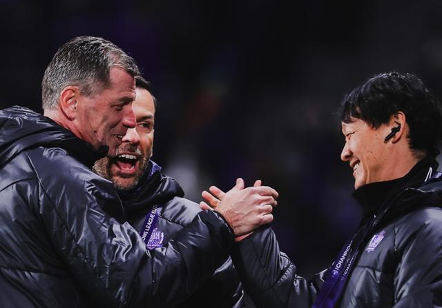 广岛主帅：能以一场胜利收官我感到高兴，比赛的过程极具挑战