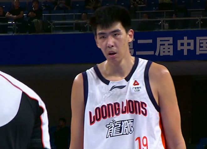 13板！在场赢26分，徐昕展现CBA顶级中锋的水平