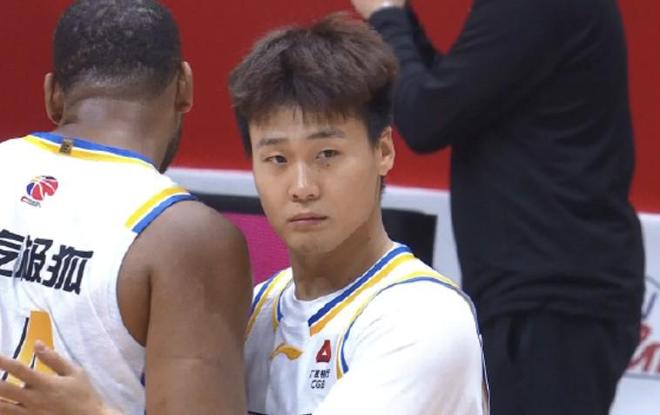 小试牛刀，赵睿北京首钢CBA首秀砍10分1篮板4助攻