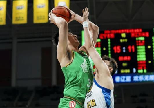10+9+3！辽篮内线新星证明自己 他有能力接班韩德君