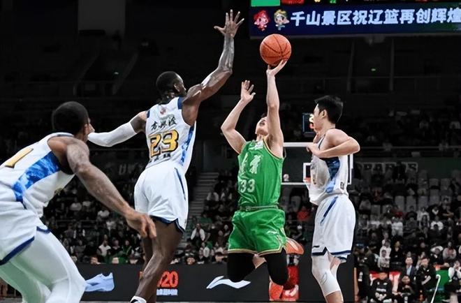 辽宁3将让黑粉闭嘴！威尔斯王岚嵚统治外线，张陈治锋连爆顶内线