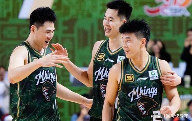 狂轰64分6板9助！郭少这两战杀红眼：郭士强该让他进国家队了？