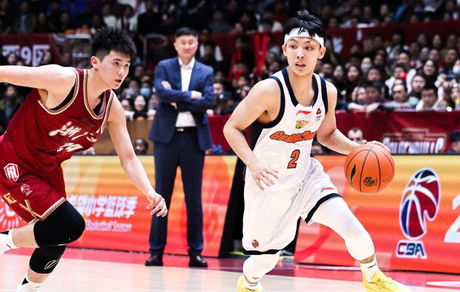 6分鐘4犯2場9犯！焦泊喬為何打成了大番薯？粵迷：杜鋒別再罵他了