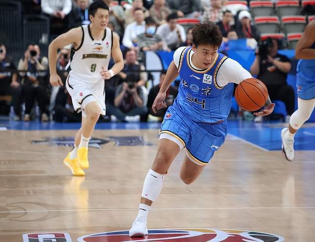 杨鸣被驱逐出场，北京队力克辽篮获三连胜，首钢550万花得很值