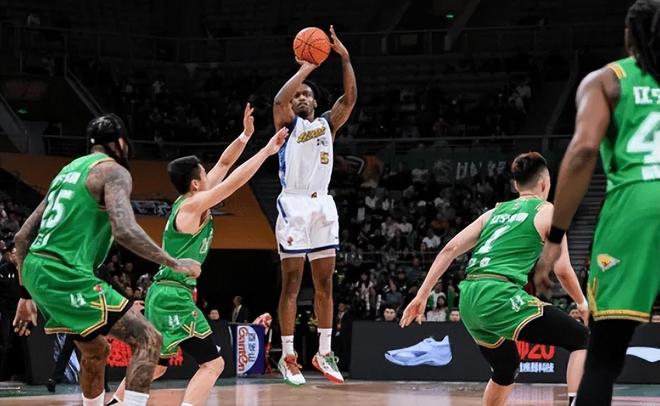 廣廈98-80福建遭4壞消息！布朗+孫銘徽+朱俊龍需調整，王博又保守