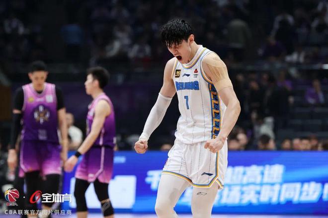 曾凡博续约回归北京首钢篮球俱乐部
