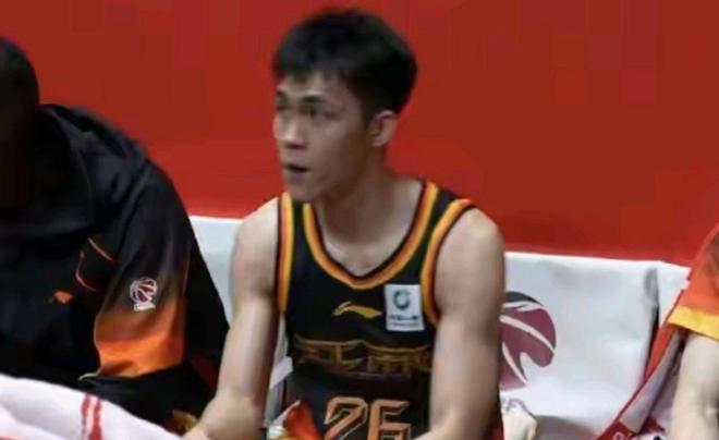 CBA江苏主场89-101不敌上海 庞峥麟31分钟32分1篮板4助